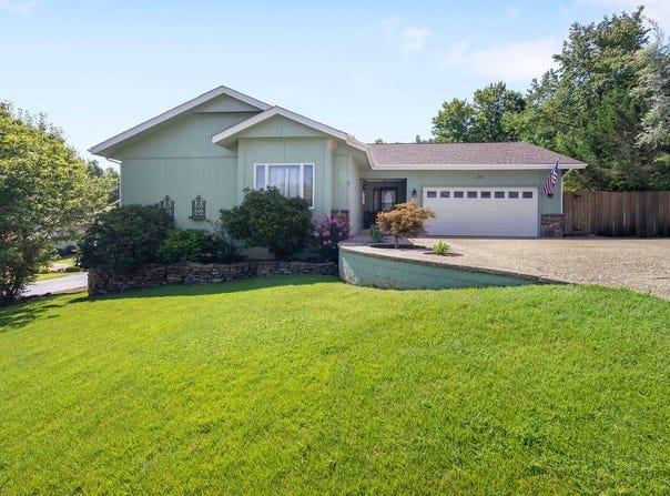 26 Everleigh Drive, Bella Vista, AR 72715
