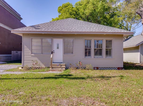 124 E Second Street, Long Beach, MS 39560