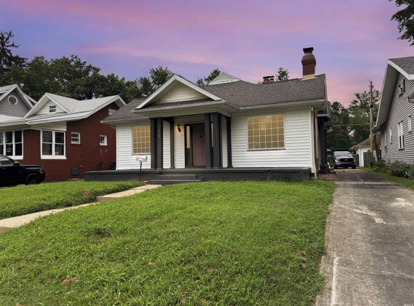 1028 Ravenswood Drive, Evansville, IN 47714