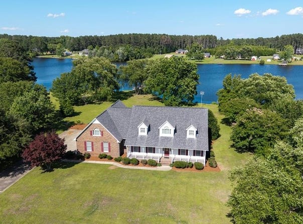 605 W Emerald Lake Drive, Sumter, SC 29153