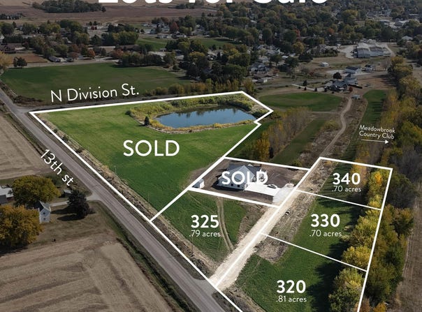325 Yard Drive, Sumner, IA 50674