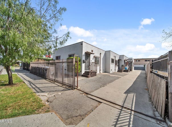 9206 S Hoover Street, CA 90044