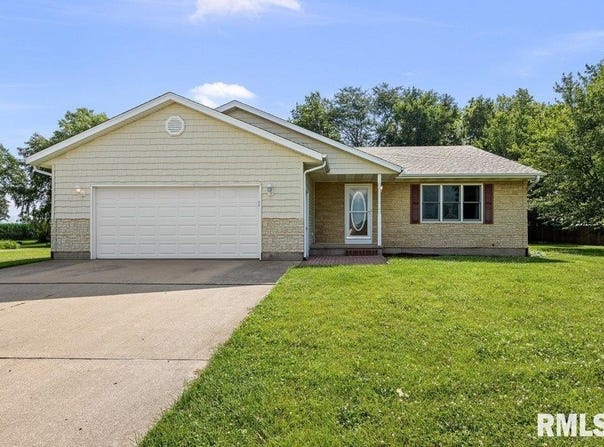 6 N MEADOWBROOK Drive, Geneseo, IL 61254