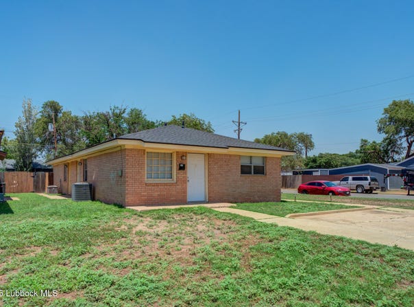 2302 40th Street, Lubbock, TX 79412