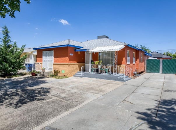 118 Valencia W, Fresno, CA 93706