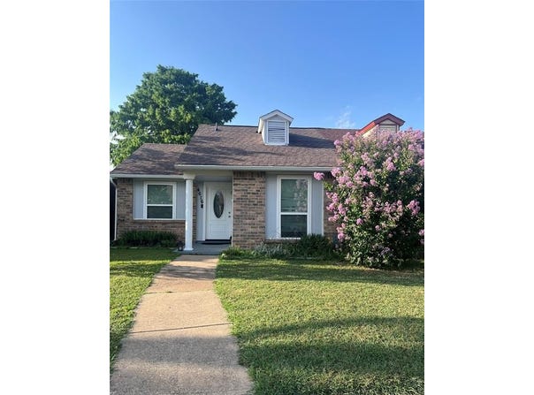 4616 Jenkins Circle, The Colony, TX 75056