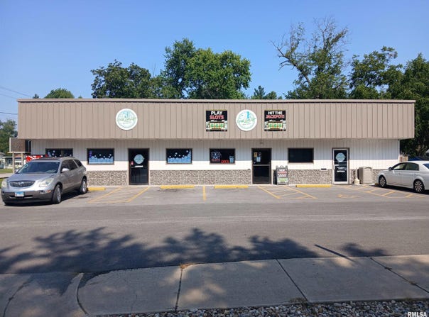 108 N PARK Street, Sesser, IL 62884