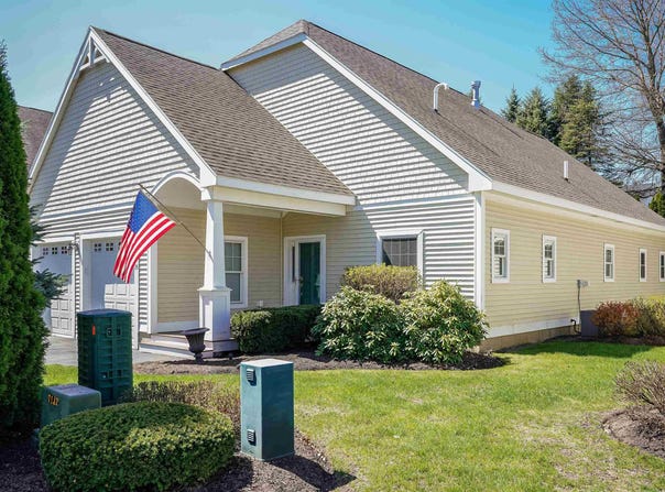 35 Metea Lane, Bedford, NH 03110