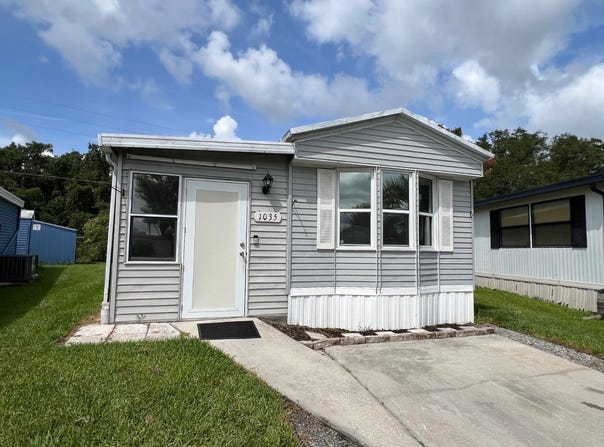 1035 Rainbow Circle, Eustis, FL 32726