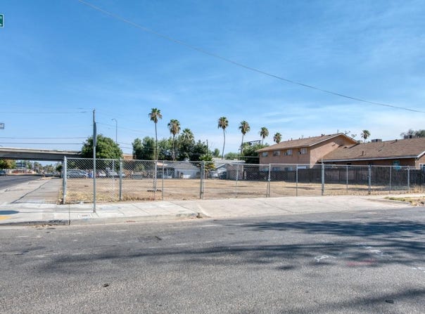 704 Fresno Street N, Fresno, CA 93701