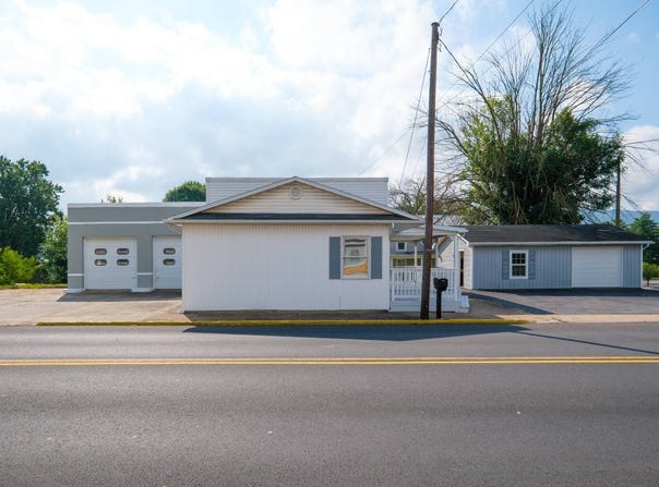 9604 South Congress Street, New Market, VA, VA 22844