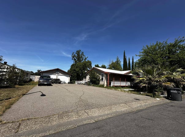 1047 Valli Court, Redding, CA 96003