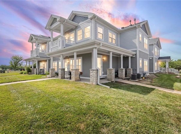 11721 S Roundtree Street, Olathe, KS 66061