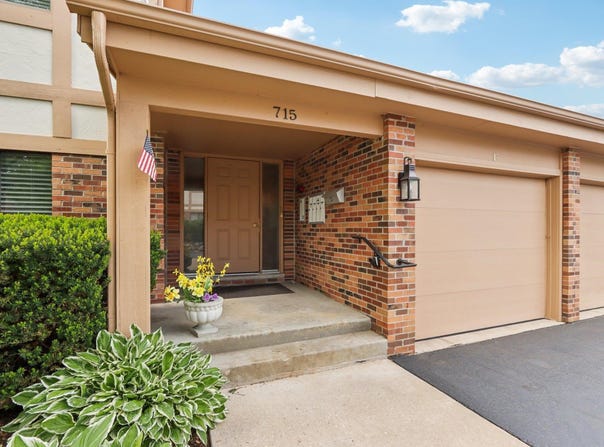 715 S Lake Shore Drive, Lake Geneva, WI 53147