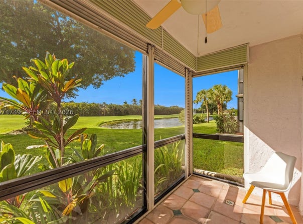 9811 N Hollybrook Lake Dr, Pembroke Pines, FL 33025