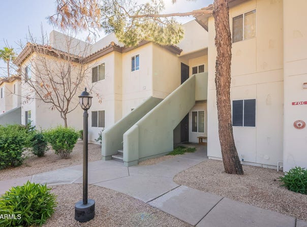 1825 W RAY Road, Chandler, AZ 85224