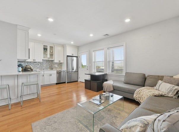 214-216 E Eagle 5, Boston, MA 02128