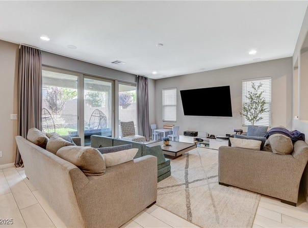 8531 W Oquendo Road, Las Vegas, NV 89113