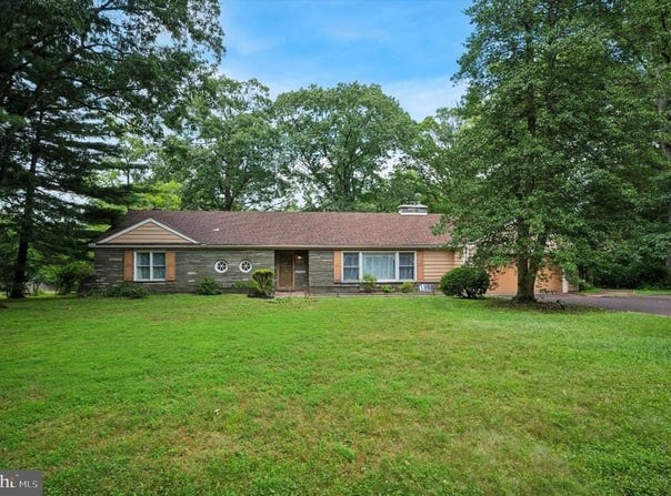 240 DRESHERTOWN ROAD, FORT WASHINGTON, PA 19034