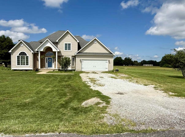 53 Walnut Dr., Nauvoo, IL 62354