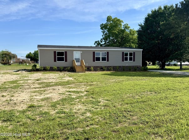 288 Corinth Church Road, Rose Hill, NC 28458