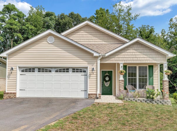 1290 Trafalgar DR, Roanoke, VA 24019