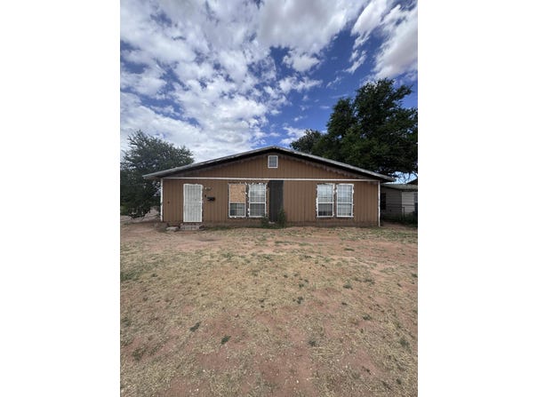1401 S Canyon Avenue, Lamesa, TX 79331