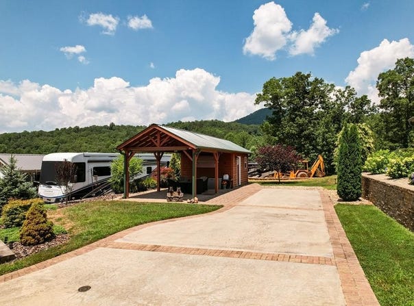 60 Sunset Lane, Franklin, NC 28734