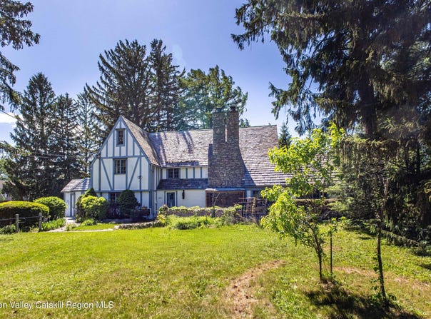 2 Malden Ave, Saugerties, NY 12477
