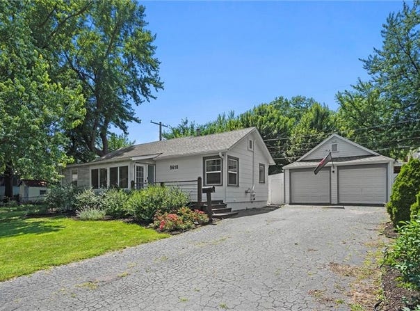 5618 Reeds Road, Mission, KS 66202