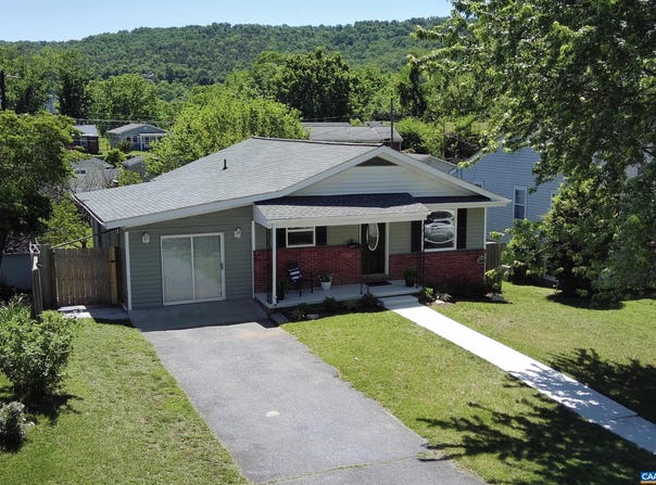 604 MARKET ST, WAYNESBORO, VA 22980