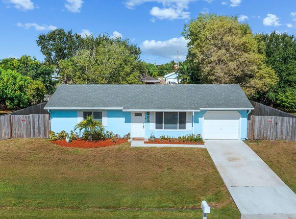2222 SE Maize Street, Port Saint Lucie, FL 34952