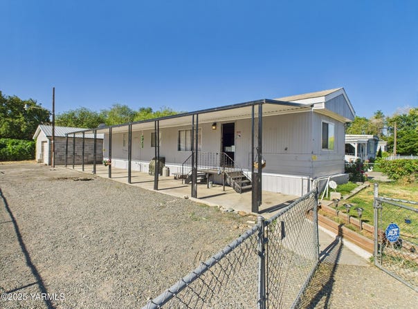 8 E Washigton St, Union Gap, WA 98903