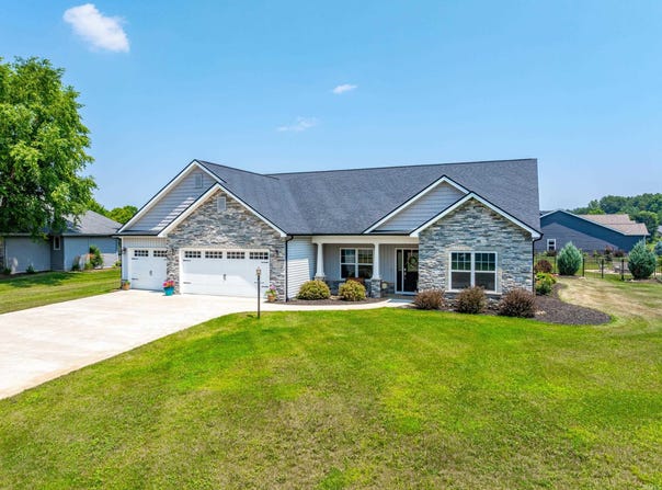 1388 S Honeybee Court, Warsaw, IN 46580-6127