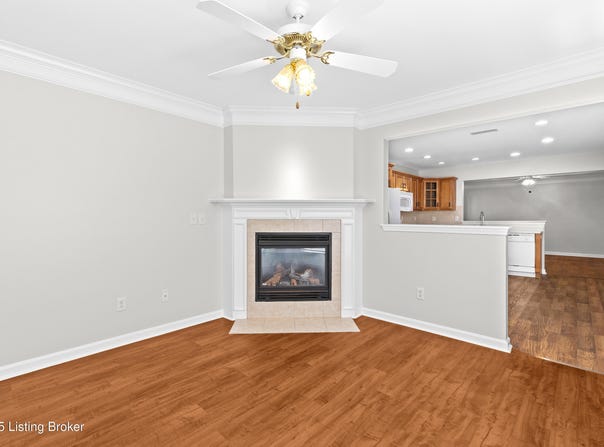 10026 Chenoweth Vista Way, Louisville, KY 40299