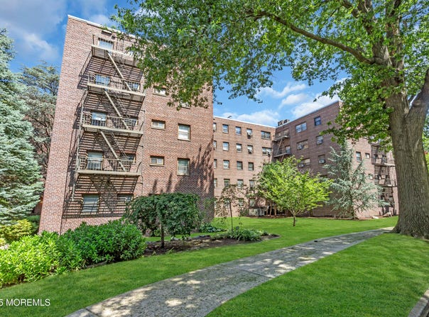 3081 Edwin Avenue, Fort Lee, NJ 07024