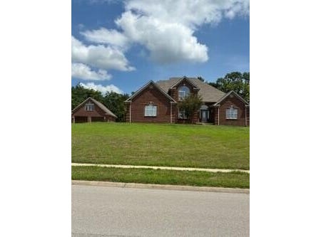1029 Meadow Ridge Drive, Richmond, KY 40475