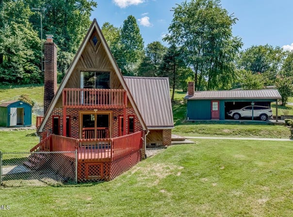 117 Locust Winds Drive, Elizabethton, TN 37643