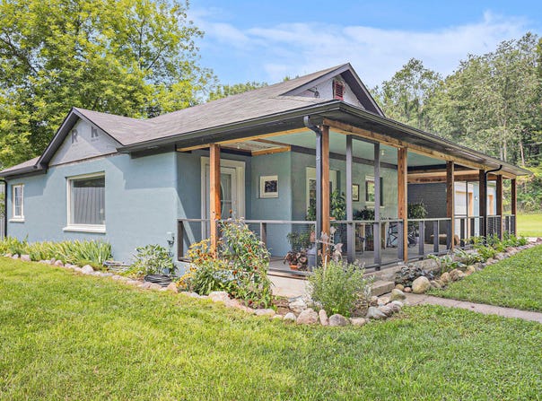 3834 Perrine Road, Rives Junction, MI 49277