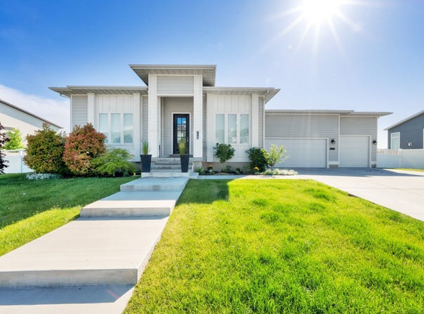 2266 S BETSYS, Kaysville, UT 84037