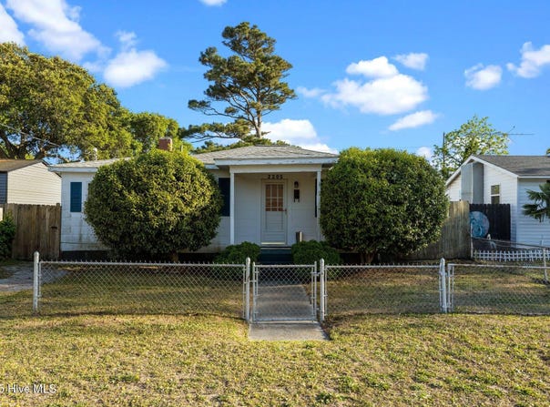 2205 Bay Street, Morehead City, NC 28557