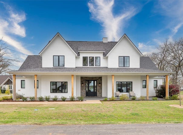 653 Enchanted Isles Drive, Mabank, TX 75156
