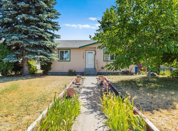 1704 E COEUR D ALENE AVE, Post Falls, ID 83854