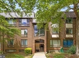 126 ROBERTS LN #101, ALEXANDRIA, VA 22314
