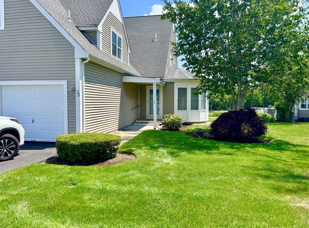 32 Bay Pointe Dr Extension, Wareham, MA 02571