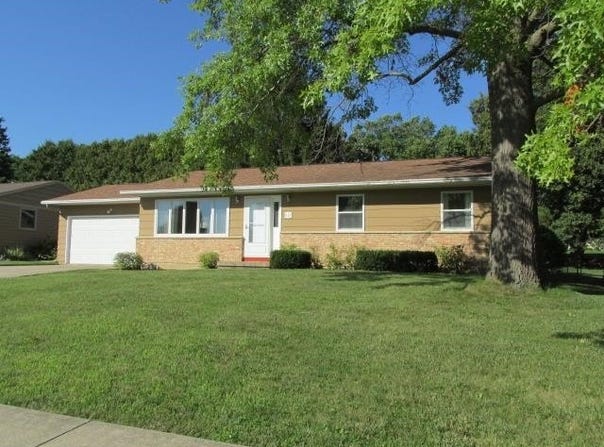 621 N Greenfield, FREEPORT, IL 61032