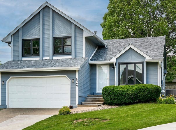 5309 Meadow Place, West Des Moines, IA 50266