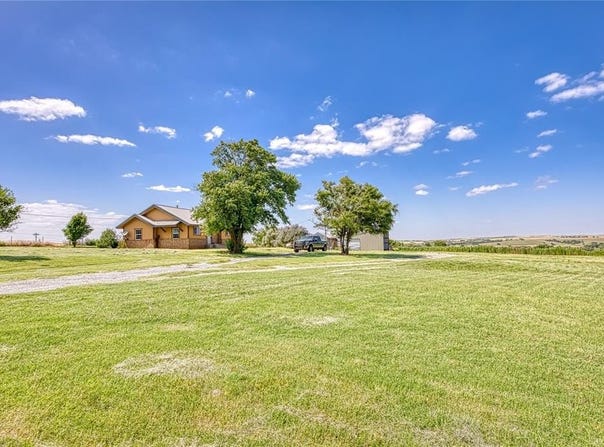 22807 E 1070 Road, Clinton, OK 73601