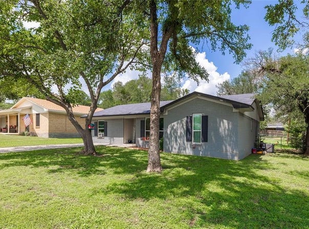 1602 17th Street, Brownwood, TX 76801