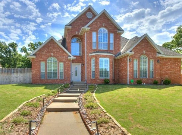300 Hamptonridge Road, Edmond, OK 73034